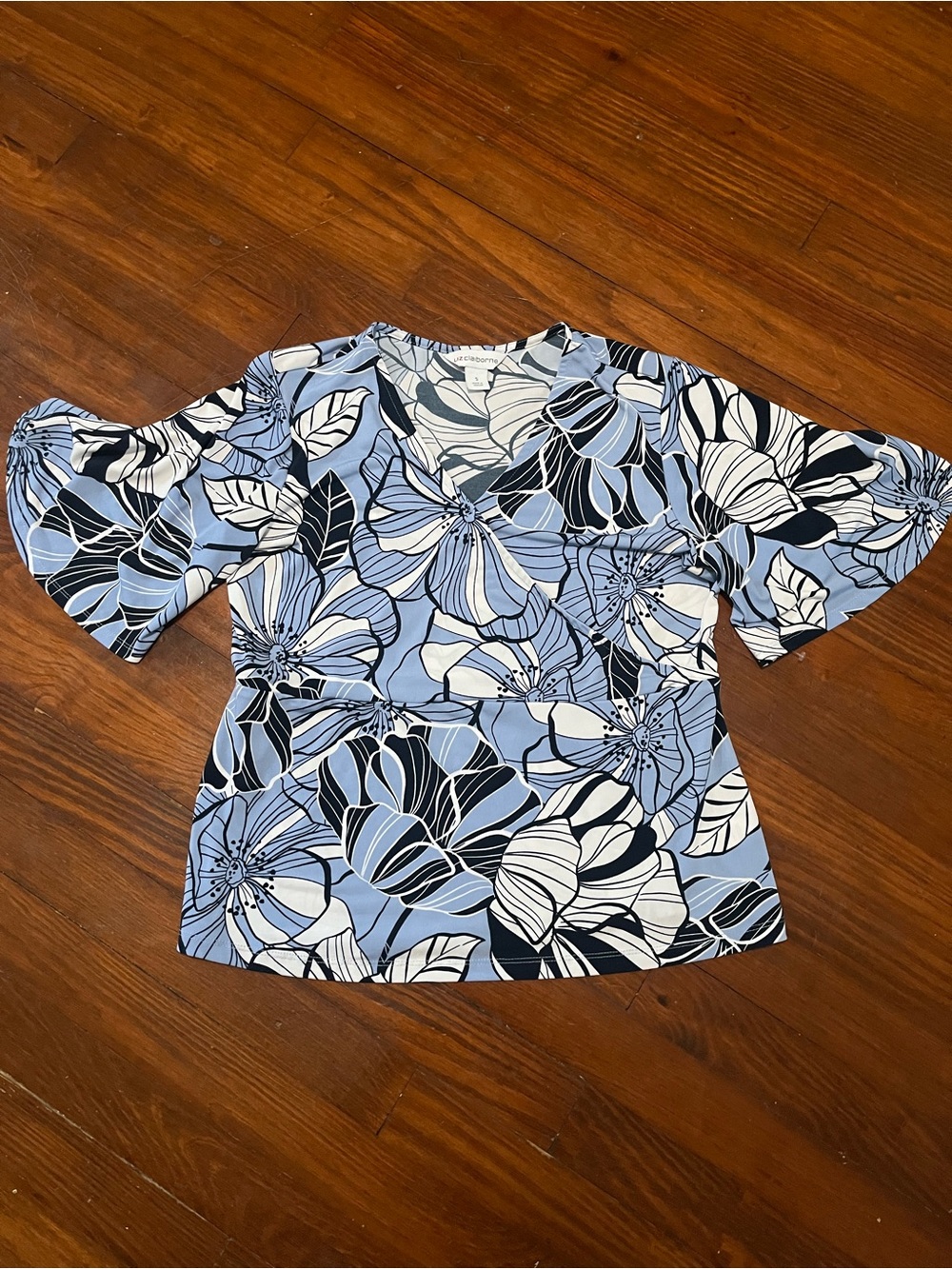 Liz Claiborne Light Blue Floral V-Neck Blouse